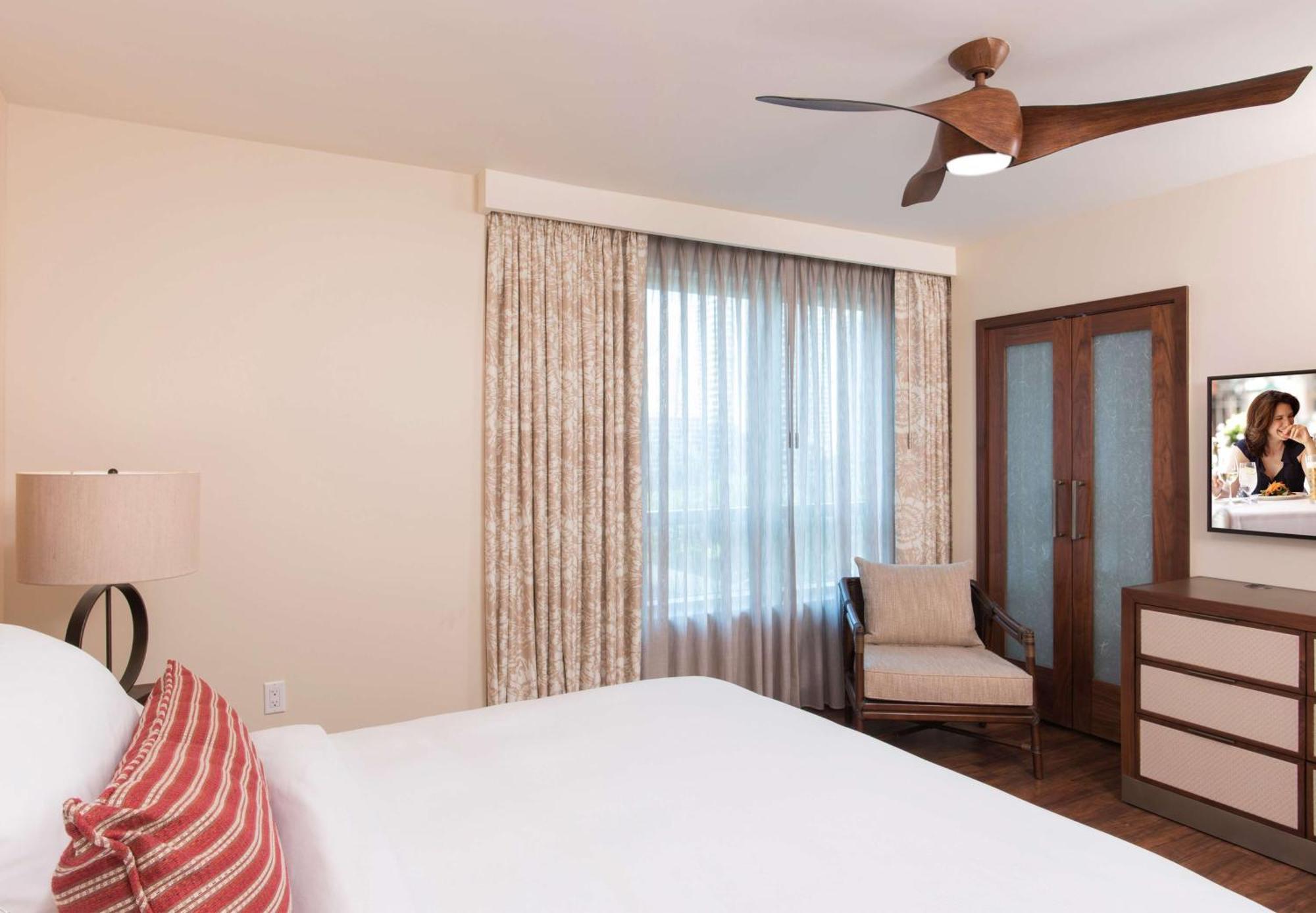 Hilton Grand Vacation Club The Grand Islander Waikiki Resort Honolulu